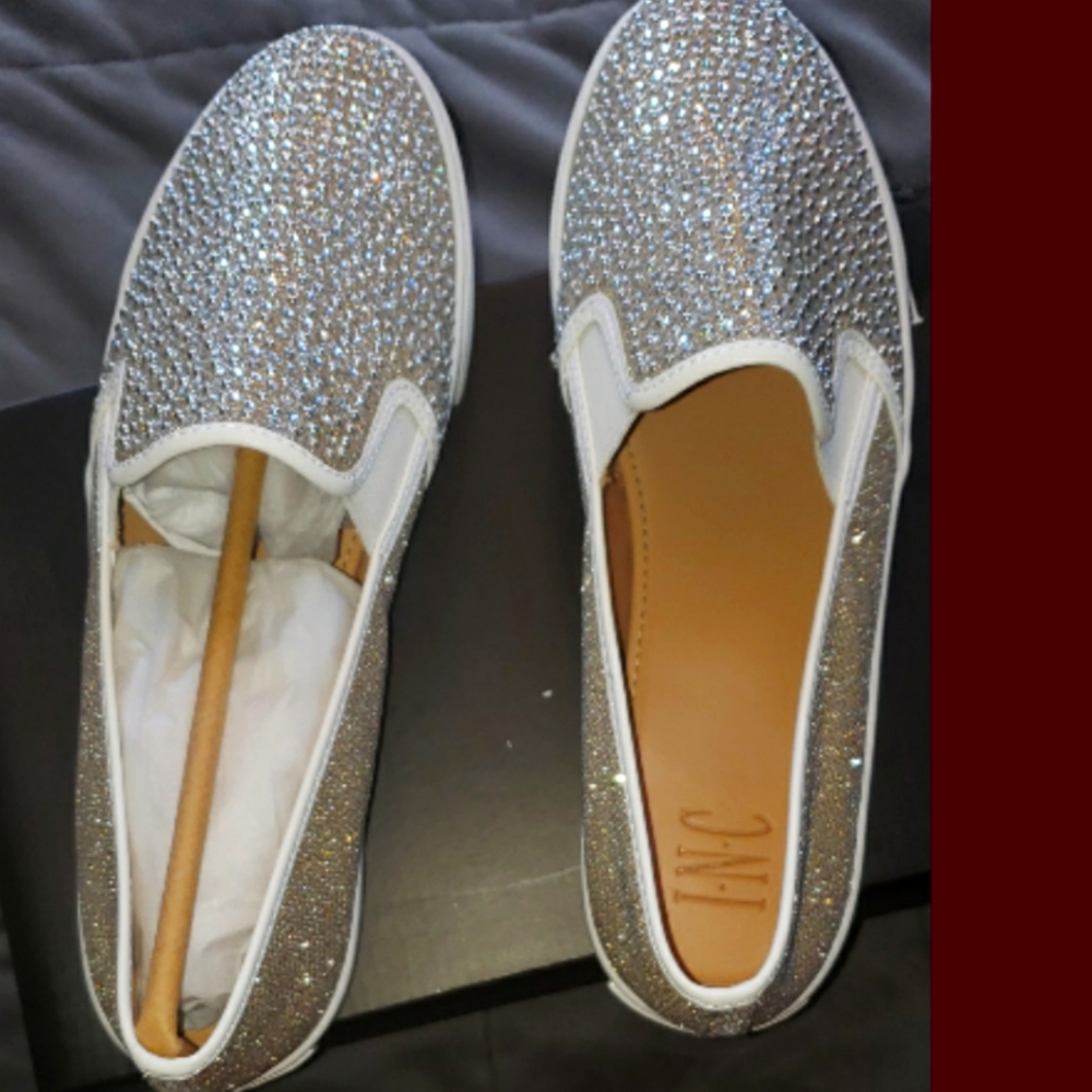 NEW MACY'S I.N.C STUDDED CANVAS SLIP ON SNEAKERS SIZE 11M
